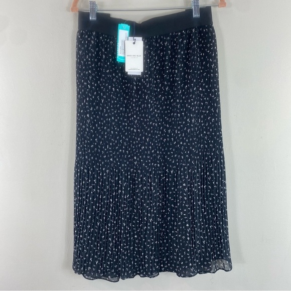 Skies Are Blue A-line Black & White Mini Floral Pleated Lined Midi Skirt Sz 3X - Picture 2 of 14